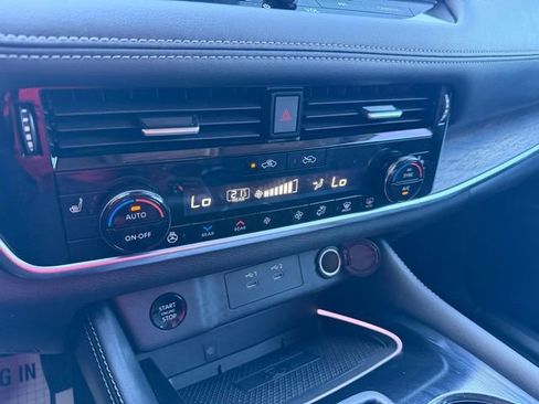 Certified 2024 Nissan Rogue Platinum w/ Platinum Premium Package image 21