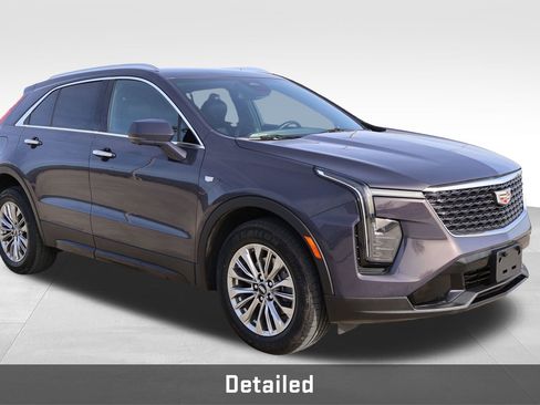 Used 2025 Cadillac XT4 Premium Luxury image 4