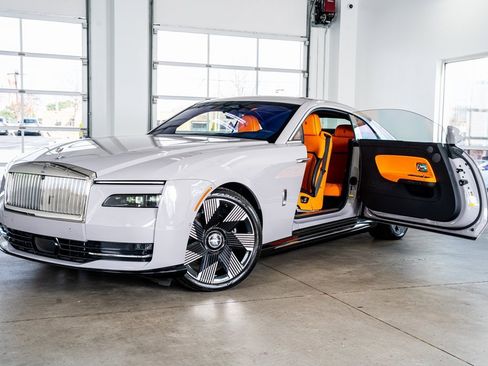 Used 2024 Rolls-Royce Spectre w/ Spectre Launch Package image 2