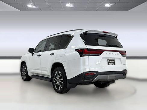 Used 2024 Lexus LX 600 4WD w/ Appearance Package image 3