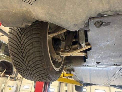 Used 2023 Tesla Model Y Long Range AWD/4WD image 19