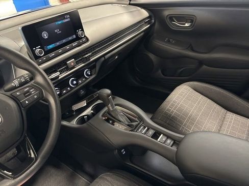 Certified 2024 Honda HR-V LX image 26