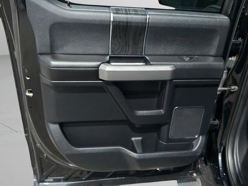 Used 2018 Ford F150 Platinum w/ Equipment Group 701A Luxury AWD/4WD image 14