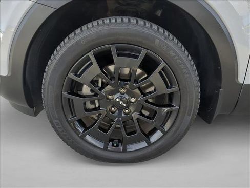 Used 2022 Kia Telluride EX w/ EX Premium Package image 26