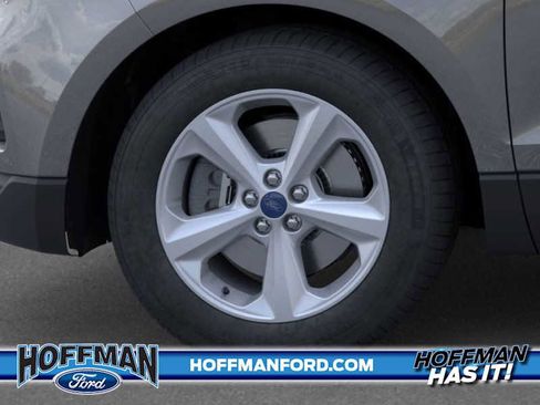 Used 2023 Ford Edge SE image 32