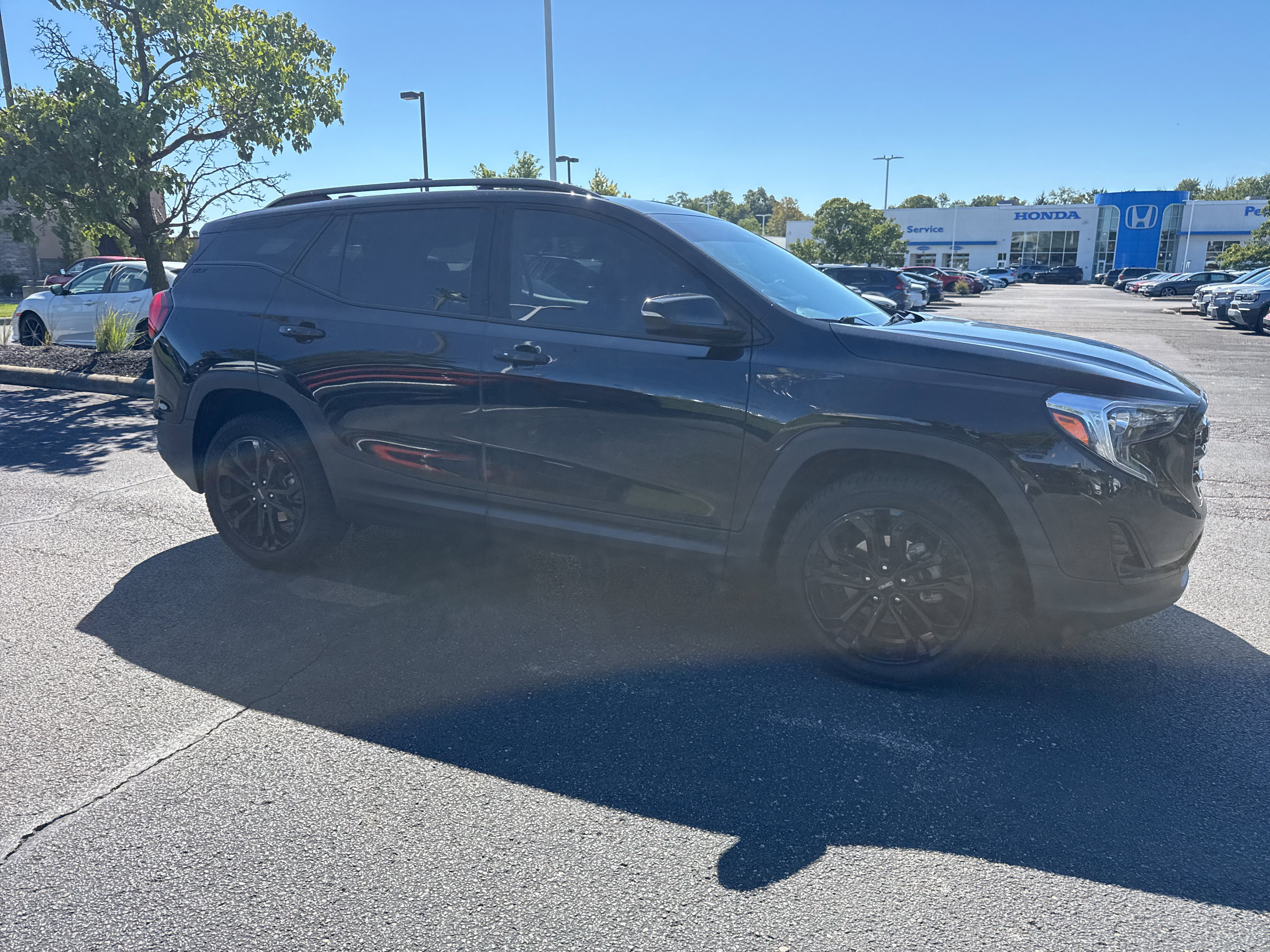 Used 2021 GMC Terrain SLT w/ Infotainment Package II AWD/4WD image 25