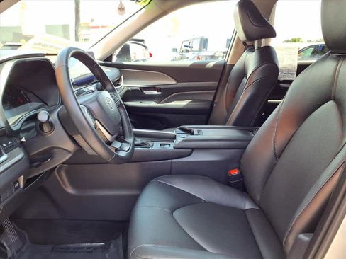 Certified 2025 Toyota Grand Highlander FWD image 18