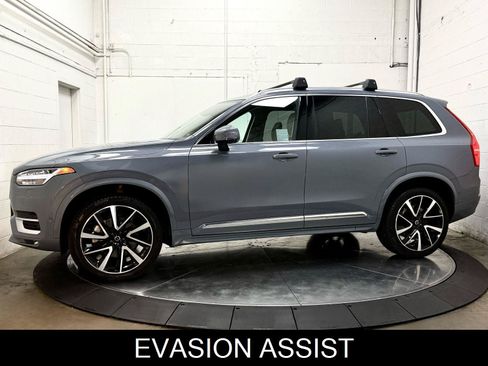 Used 2023 Volvo XC90 B6 Plus AWD/4WD image 4