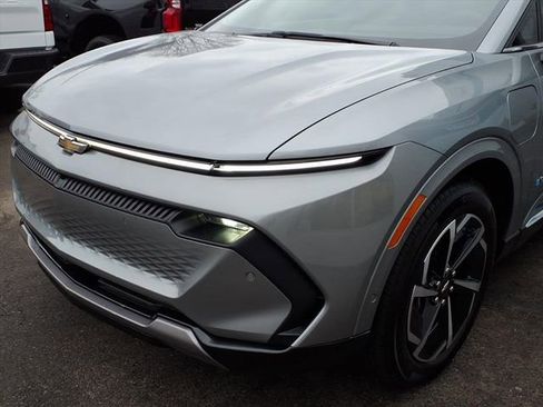 Used 2024 Chevrolet Equinox EV LT w/ Active Safety Package 3 image 7