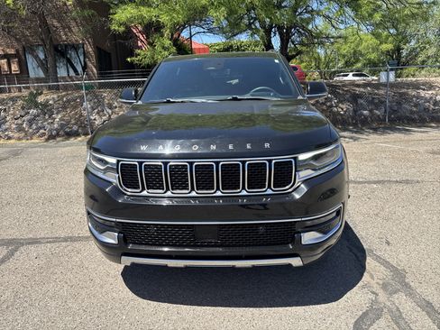 Used 2022 Jeep Wagoneer Series III w/ Premium Group I RWD image 2