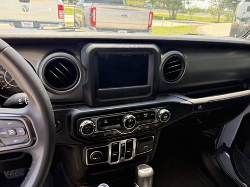 Used 2023 Jeep Gladiator Sport AWD/4WD image 20