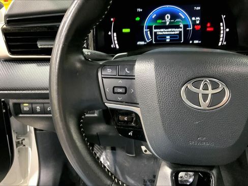 Used 2025 Toyota Camry SE FWD image 24