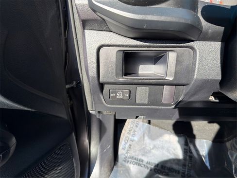 Used 2017 Toyota Tacoma SR w/ SR Convenience Package image 18