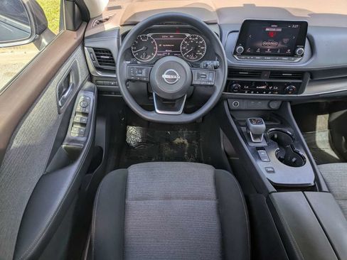 Used 2023 Nissan Rogue SV FWD image 16