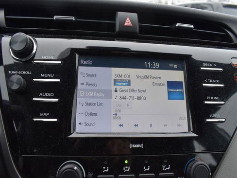 Used 2020 Toyota Camry LE image 14