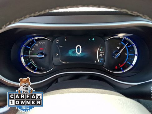 Used 2025 Chrysler Pacifica Select FWD image 21