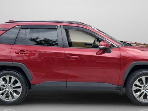 Used 2023 Toyota RAV4 XLE Premium FWD image 3