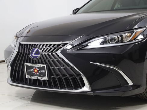 Used 2023 Lexus ES 300h w/ Premium Package image 54