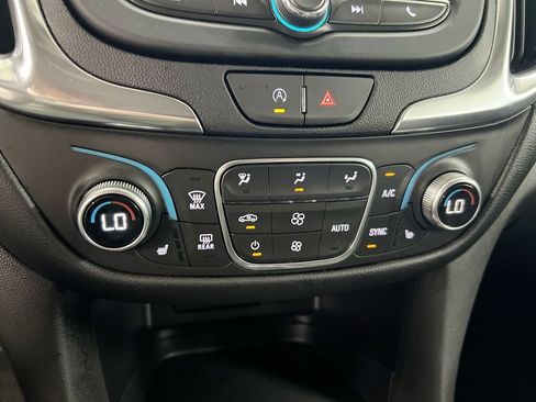 Used 2024 Chevrolet Equinox LT AWD/4WD image 16