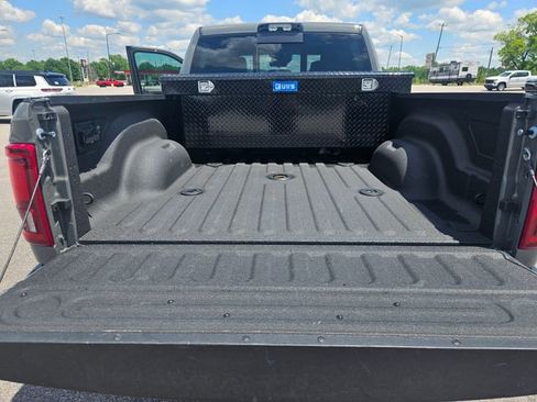 Used 2026 RAM 2500 Limited AWD/4WD image 23