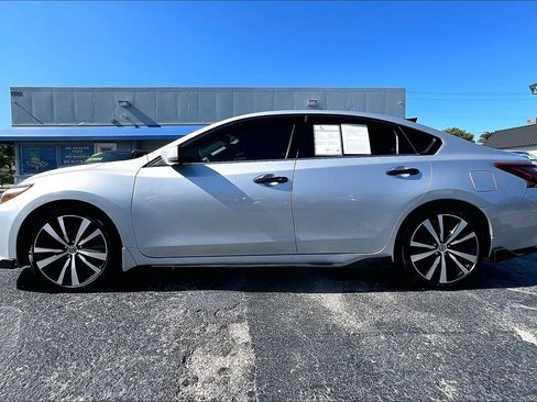 Used 2017 Nissan Altima 2.5 SR image 30