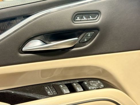 Used 2024 Cadillac Escalade ESV Premium Luxury w/ Performance Package image 17