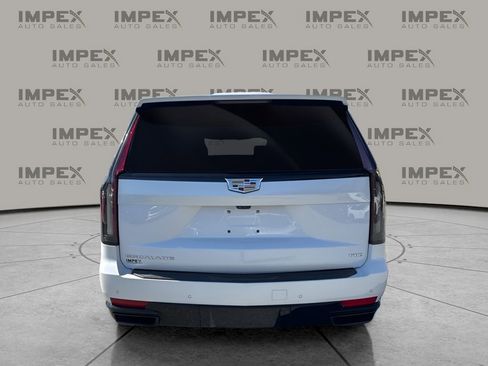 Used 2024 Cadillac Escalade ESV Sport w/ Touring Package image 4