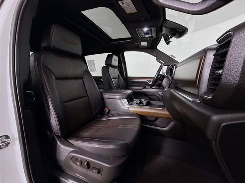 Used 2024 Chevrolet Silverado 3500 High Country w/ High Country Premium Package image 29