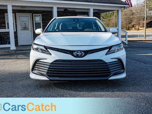 Used 2022 Toyota Camry LE image 11