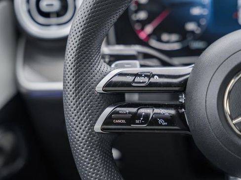 Certified 2025 Mercedes-Benz GLC 300 4MATIC image 28