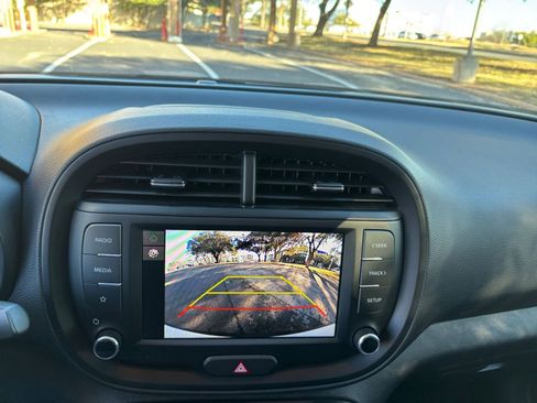 Used 2025 Kia Soul LX w/ LX Technology Package image 20