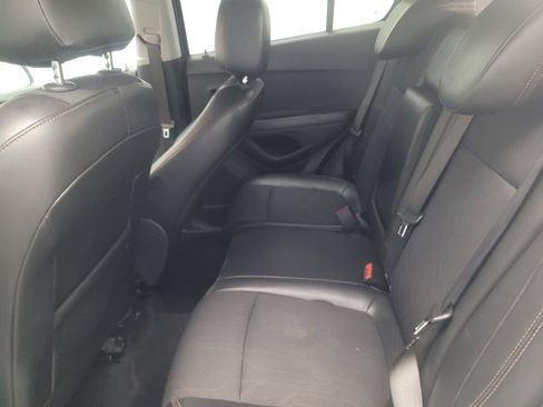 Used 2020 Chevrolet Trax LT w/ LT Convenience Package FWD image 18