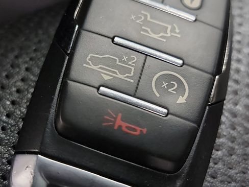 Used 2019 RAM 1500 Limited image 31