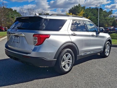 Used 2020 Ford Explorer XLT w/ Class III Trailer Tow Package image 7