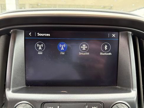Used 2022 Chevrolet Colorado Z71 AWD/4WD image 18