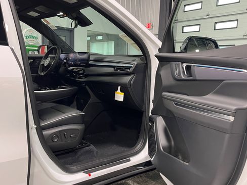 New 2026 Buick Enclave Sport Touring w/ LPO, Floor Liner Package image 7