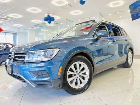 Used 2019 Volkswagen Tiguan SE w/ Panoramic Sunroof Package image 1