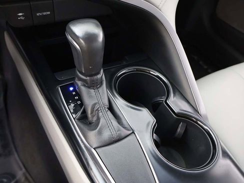 Used 2018 Toyota Camry SE image 43