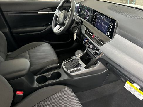 Used 2026 Kia Seltos LX FWD image 17