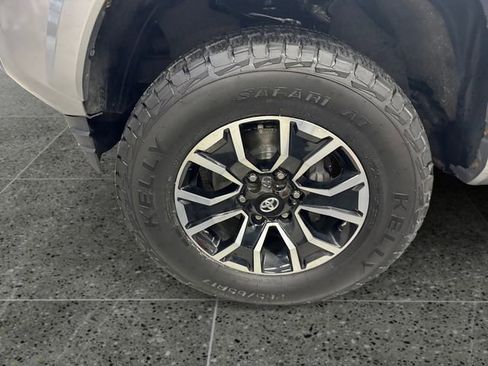 Used 2020 Toyota Tacoma TRD Sport w/ Technology Package image 24