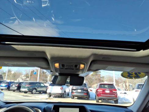 Used 2023 Toyota Highlander XLE image 13