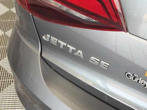 Used 2017 Volkswagen Jetta SE FWD image 15