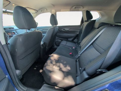 Used 2018 Nissan Rogue SV AWD/4WD image 11