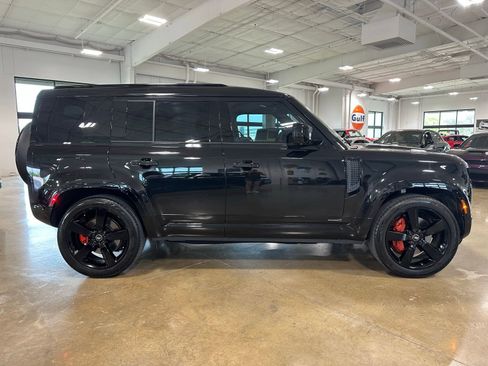 Used 2025 Land Rover Defender 110 X image 8