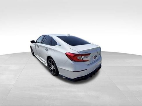 Used 2021 Honda Accord Touring image 4