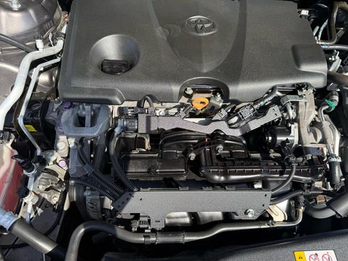 Used 2018 Toyota Camry SE image 20