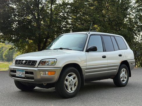 Used 2000 Toyota RAV4 4WD w/ Value Pkg 1 image 1