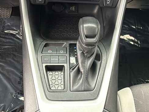 Certified 2025 Toyota RAV4 XLE w/ Convenience Package image 26