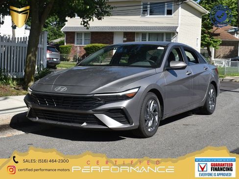 Used 2024 Hyundai Elantra SEL FWD image 1