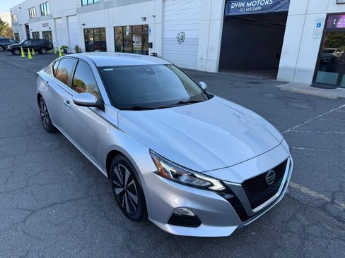 Used 2021 Nissan Altima 2.5 SV FWD image 14